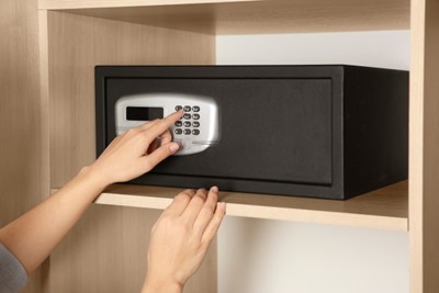 Seguro de hogar y robo de dinero en caja fuerte